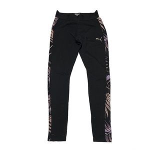 Puma Women’s Black Pink Leaves Print On Sides Lightweight Leggings Size XS/Small